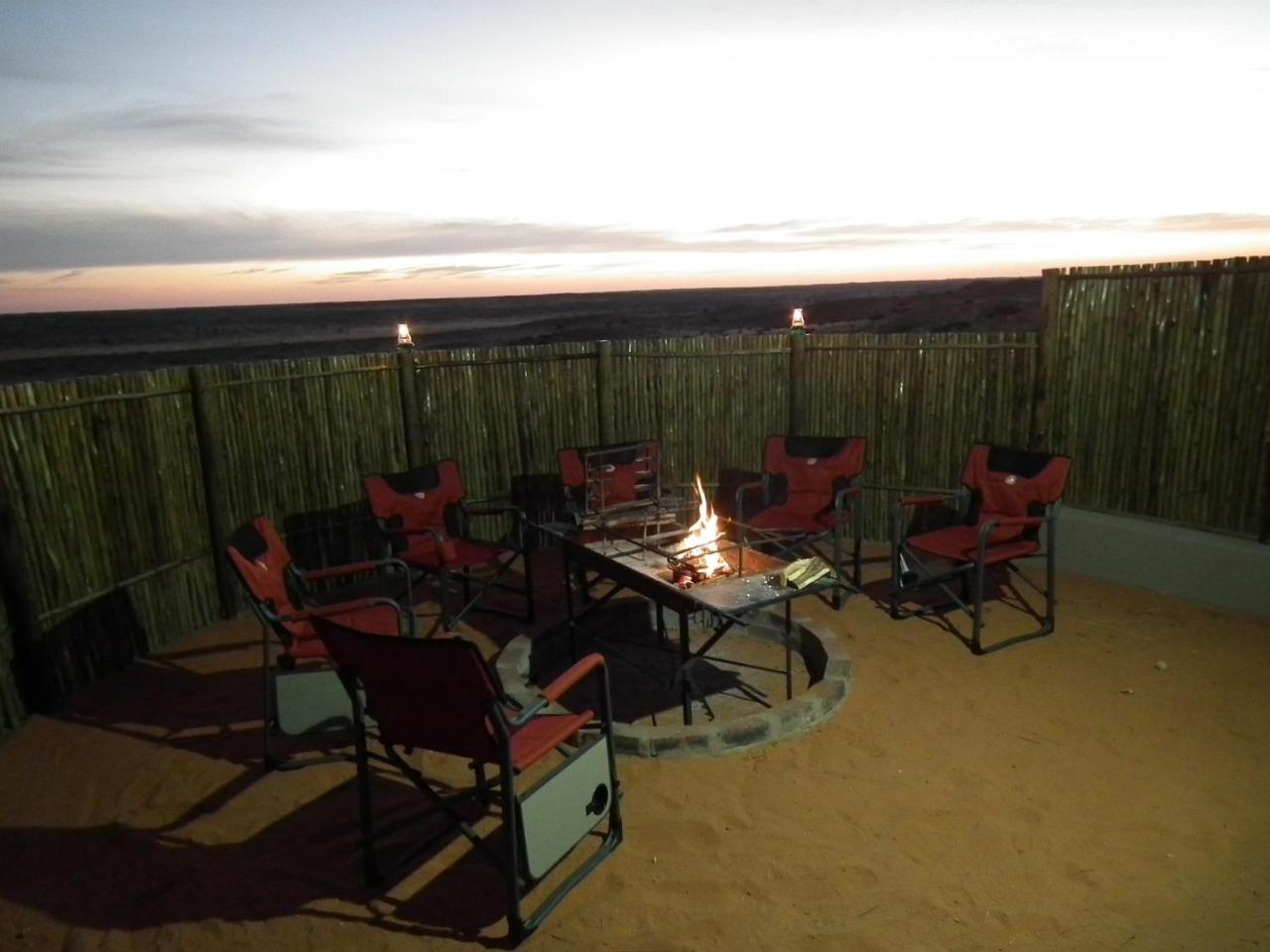 Kgalagadi Lodge Askham Luaran gambar